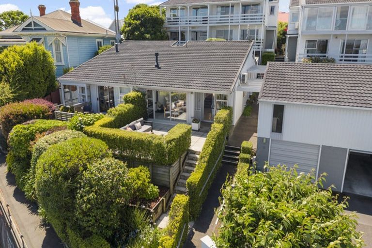 Photo of property in 10/66 Victoria Road, Devonport, Auckland, 0624