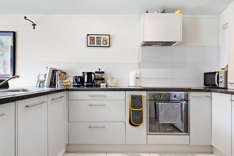 Photo of property in 3/5 Camden Road, Sandringham, Auckland, 1025