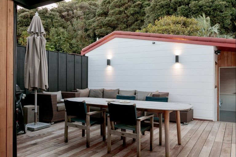 Photo of property in 6 Makorori Beach Road, Makorori, Gisborne, 4073