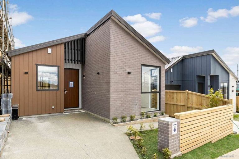Photo of property in 63 Horokaka Street, Massey, Auckland, 0614