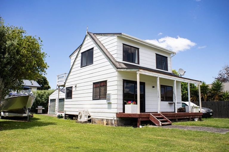 Photo of property in 12 Norfolk Place, Tairua, 3508