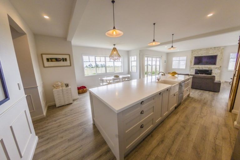 Photo of property in 55 Fernbrook Drive, Hurworth, New Plymouth, 4310