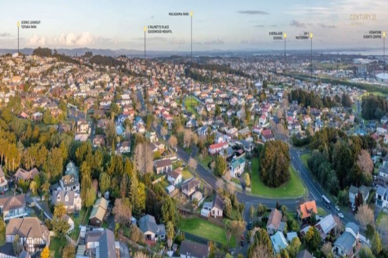 Photo of property in 5 Palmetto Place, Goodwood Heights, Auckland, 2105
