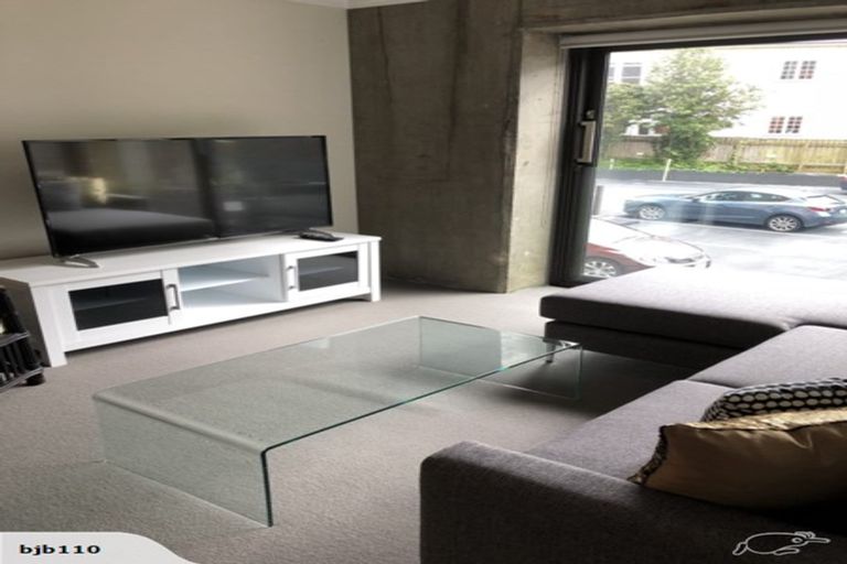 Photo of property in Frame Apartments, 103/111 Molesworth Street, Thorndon, Wellington, 6011