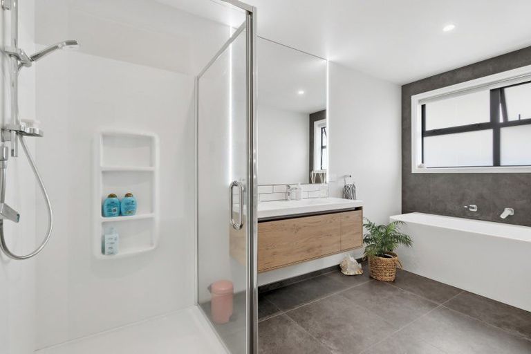 Photo of property in 10 Serenity Drive, Omokoroa, 3114