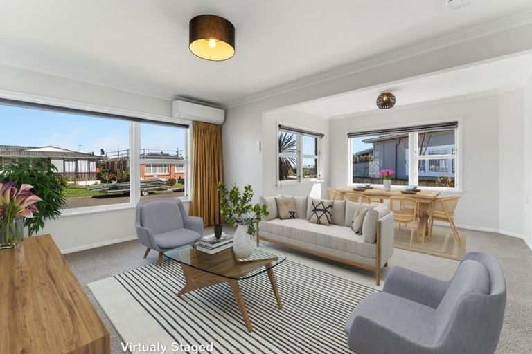 Photo of property in 55 Karaka Crescent, Levin, 5510