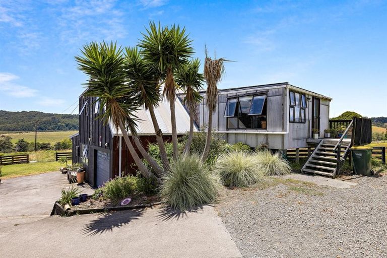 Photo of property in 380 Kaipara Coast Highway, Helensville, Kaukapakapa, 0871