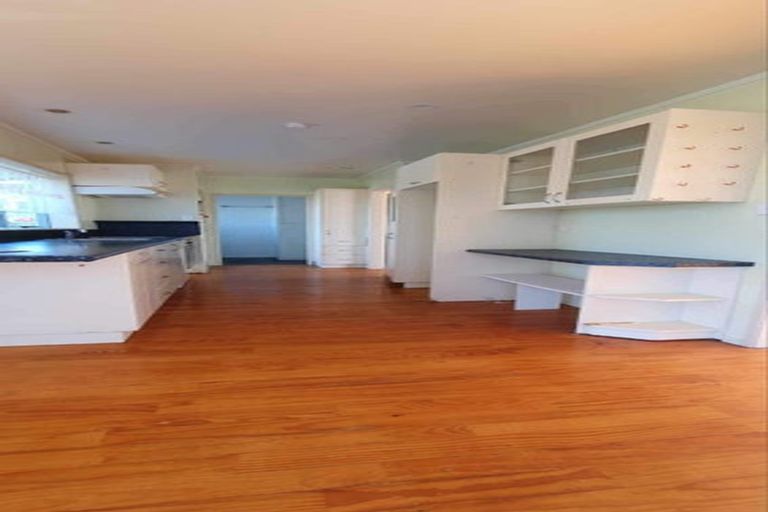 Photo of property in 10 Valencia Place, Manurewa, Auckland, 2102