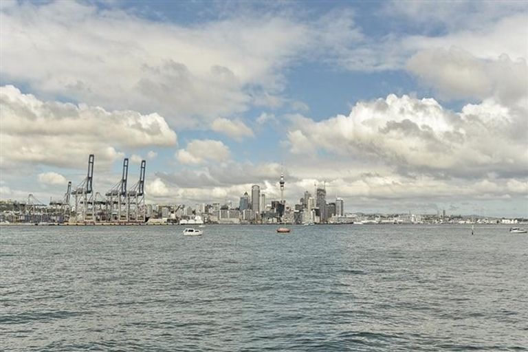 Photo of property in 33 Queens Parade, Devonport, Auckland, 0624