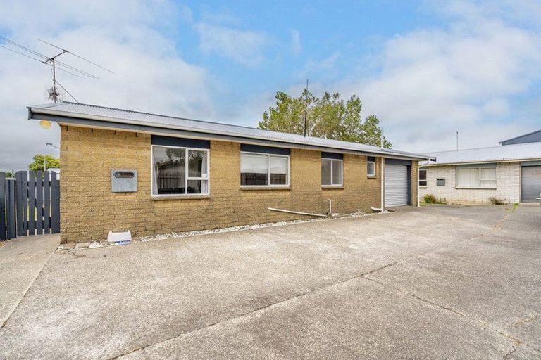 Photo of property in 2/51 Douglas Street, Grasmere, Invercargill, 9810