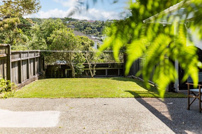 Photo of property in 28 Black Rock Road, Newlands, Wellington, 6037