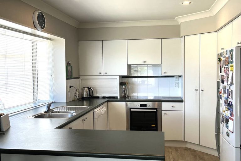 Photo of property in 21 Empress Place, Halswell, Christchurch, 8025