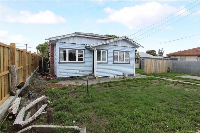 Photo of property in 154 Bowhill Road, New Brighton, Christchurch, 8083