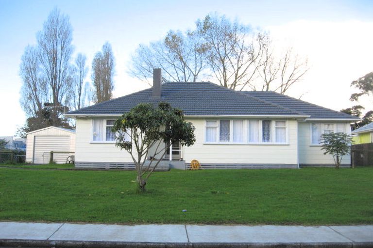 Photo of property in 4 Lawrence Place, Otara, Auckland, 2023