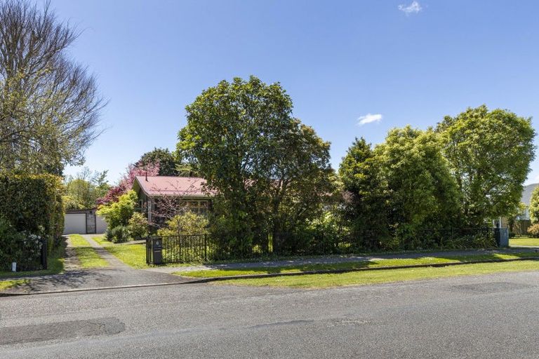 Photo of property in 6 Tawa Street, Inglewood, 4330