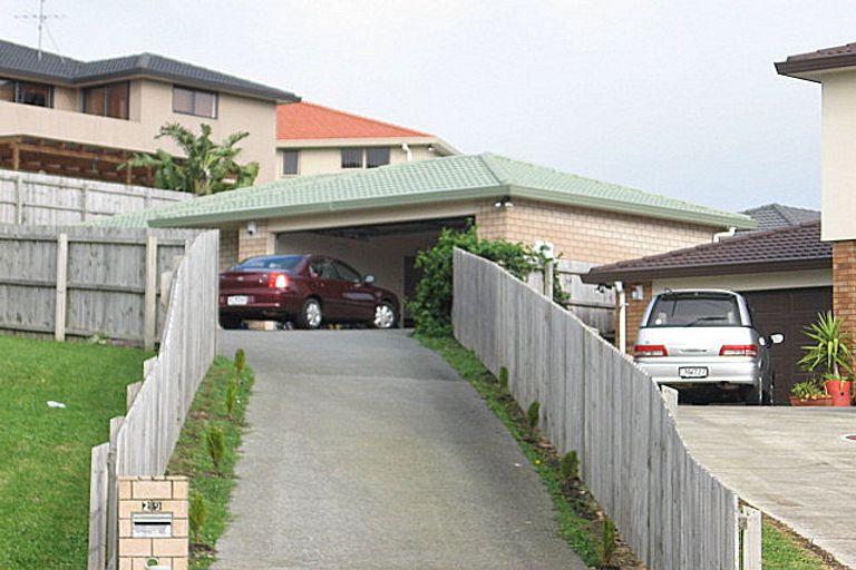 Photo of property in 29 Mt Lebanon Crescent, The Gardens, Auckland, 2105