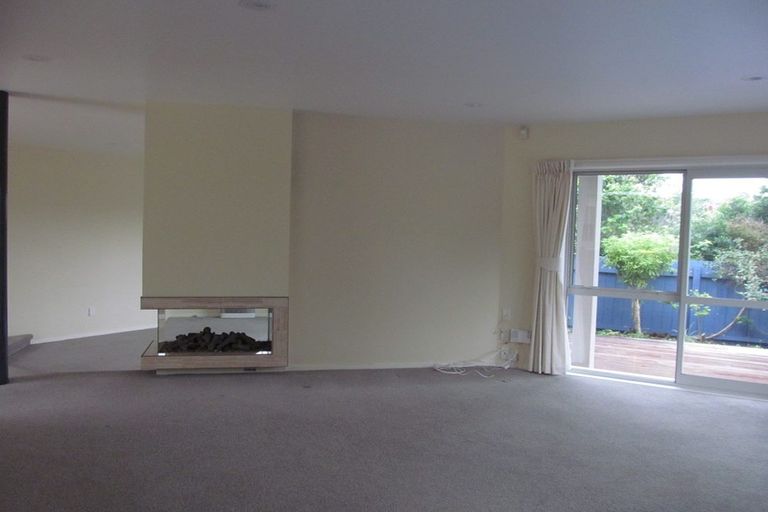 Photo of property in 1a Sandown Road, Rothesay Bay, Auckland, 0630