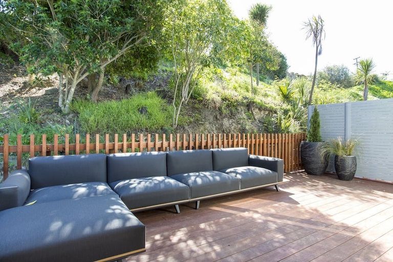 Photo of property in 8c Huka Road, Birkenhead, Auckland, 0626