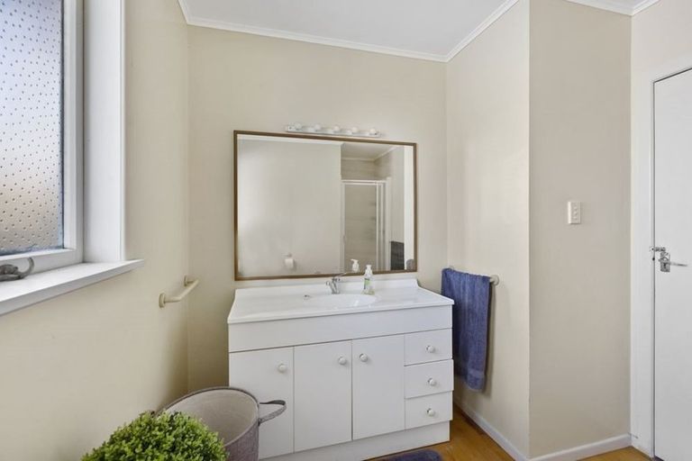 Photo of property in 1/103 Sturges Road, Henderson, Auckland, 0612