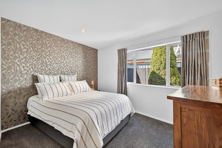 Photo of property in 35 Birkdale Drive, Shirley, Christchurch, 8061