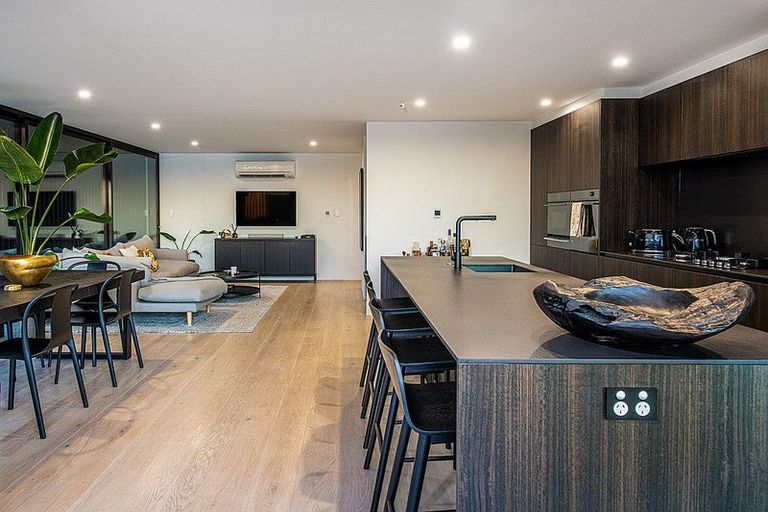 Photo of property in 314c Hurstmere Road, Takapuna, Auckland, 0622