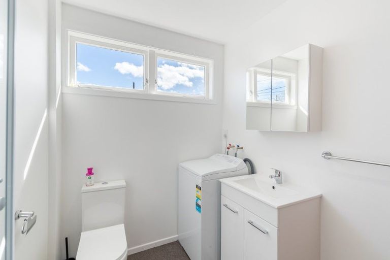 Photo of property in 15 Mangaroa Hill Road, Maoribank, Upper Hutt, 5018