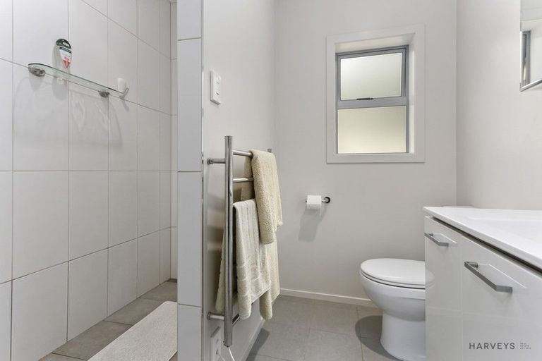 Photo of property in 11 Deane Avenue, Titirangi, Auckland, 0604