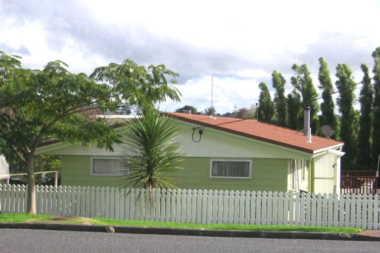 Photo of property in 89 Seymour Road, Sunnyvale, Auckland, 0612