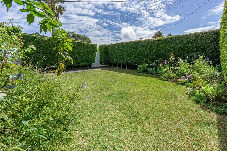 Photo of property in 5 Coronation Street, Belmont, Auckland, 0622