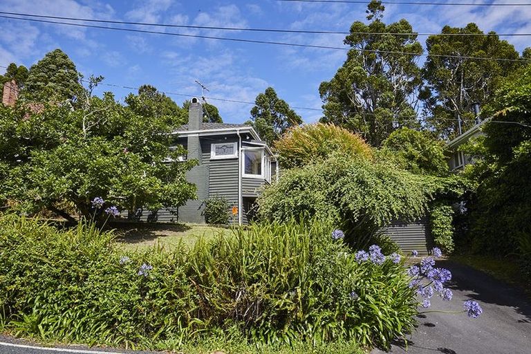 Photo of property in 37 Kopiko Road, Titirangi, Auckland, 0604