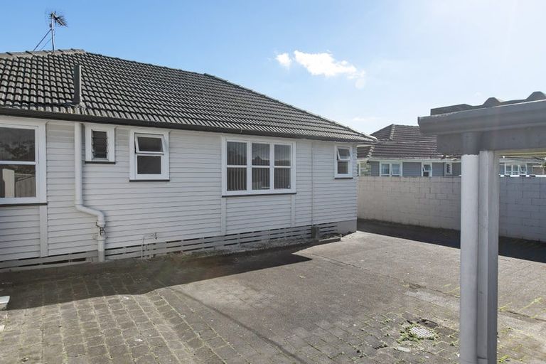 Photo of property in 14 Sandbrook Avenue, Otara, Auckland, 2023