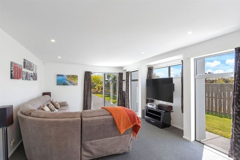 Photo of property in 1 Rue De La Mare, Parklands, Christchurch, 8083