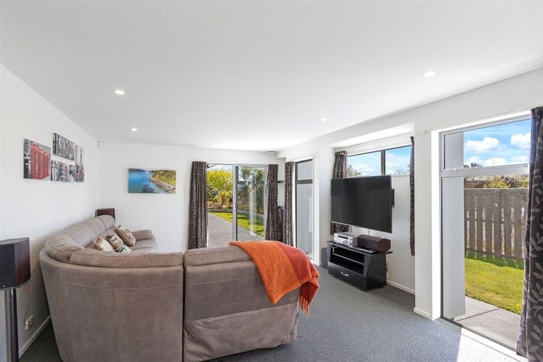 Photo of property in 1 Rue De La Mare, Parklands, Christchurch, 8083