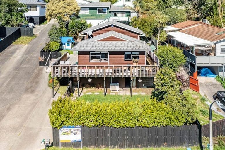 Photo of property in 1/111 Spinella Drive, Bayview, Auckland, 0629