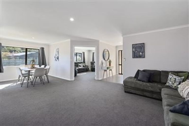 Photo of property in 27 Pukeko Way, Kinloch, Taupo, 3377