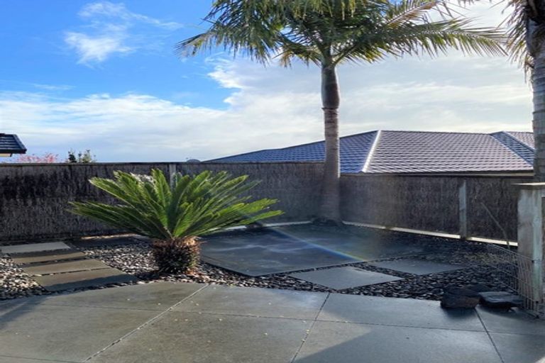 Photo of property in 77 Rototuna Road, Rototuna, Hamilton, 3210