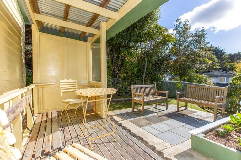 Photo of property in 323 Main Road, Tawa, Wellington, 5028