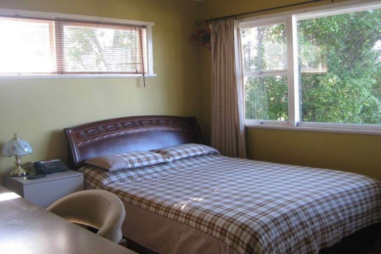 Photo of property in 6 Nicholson Place, Hillcrest, Auckland, 0627