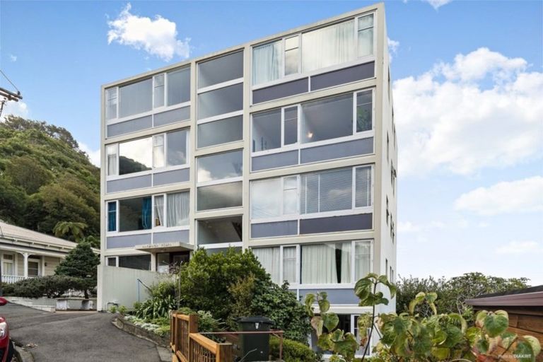 Photo of property in 6/24 Patanga Crescent, Thorndon, Wellington, 6011