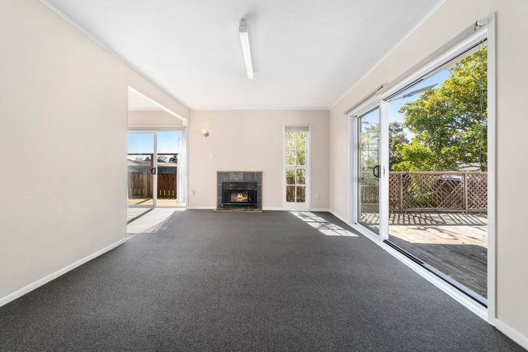 Photo of property in 154 Hepburn Road, Glendene, Auckland, 0602