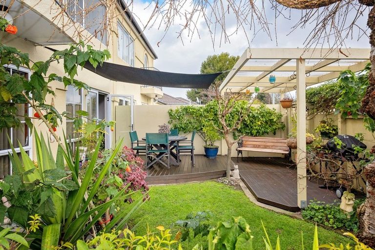 Photo of property in 2/102 Southampton Street West, Hastings, 4122