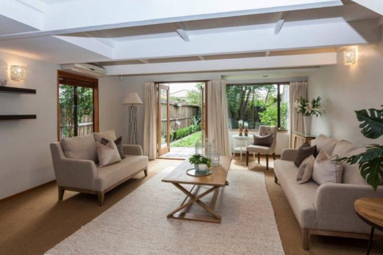 Photo of property in 1/20 Bristol Street, St Albans, Christchurch, 8014