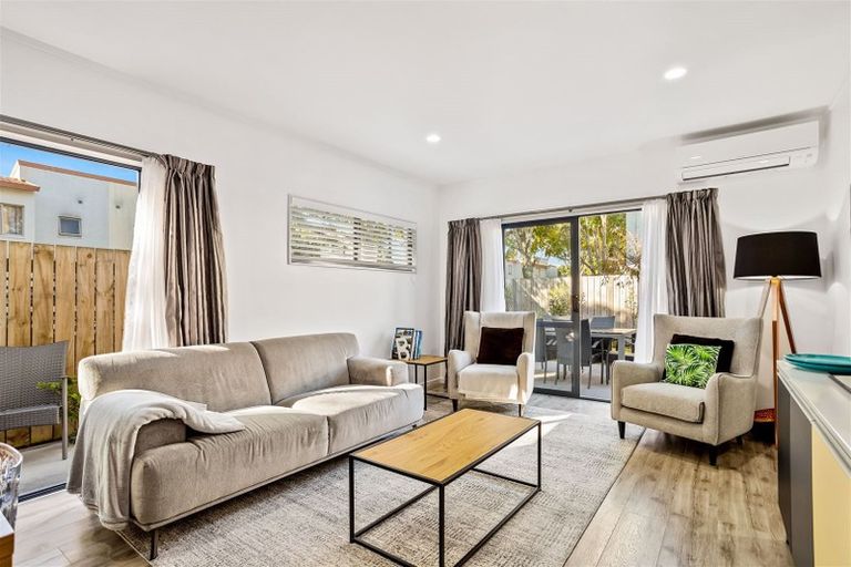 Photo of property in 15 Butia Avenue, Henderson, Auckland, 0612