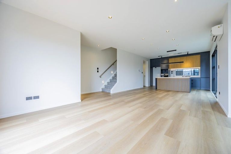 Photo of property in 8 Kartolina Crescent, Kumeu, 0810