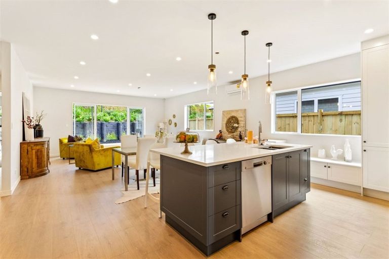 Photo of property in 87 Vinistra Road, Kumeu, 0810