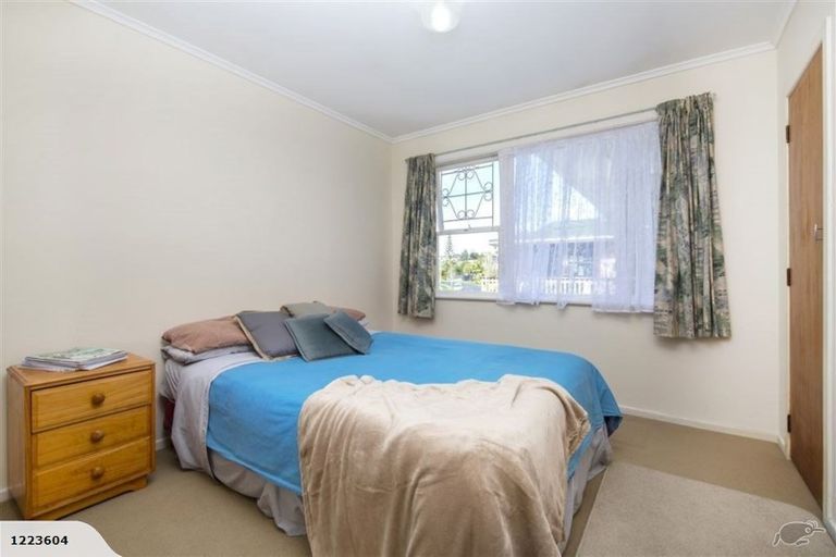 Photo of property in 63 Beechdale Crescent, Pakuranga Heights, Auckland, 2010
