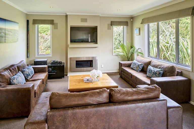 Photo of property in 44 Gray Street, Pukerua Bay, 5026
