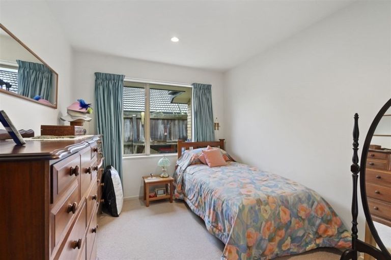 Photo of property in 1a Ballybrack Place, Casebrook, Christchurch, 8051