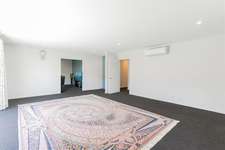Photo of property in 42 Meyer Crescent, Halswell, Christchurch, 8025