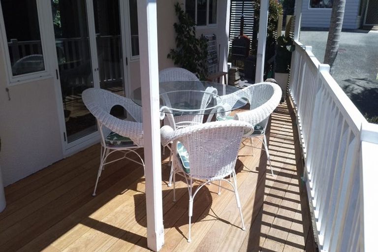 Photo of property in 1/2 Heathcote Road, Castor Bay, Auckland, 0620